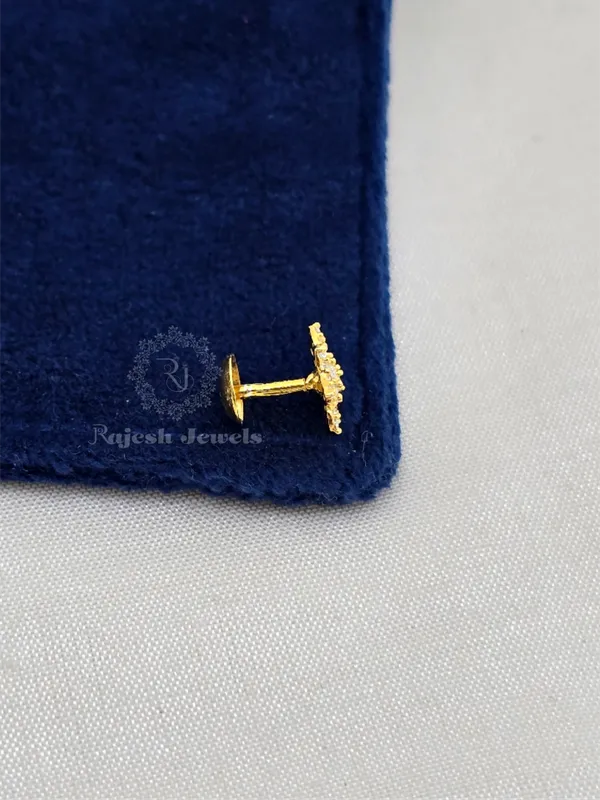 White_Silver_Dazzling_Star_Cz_Minimalistic_Nose_Pin_For_Women