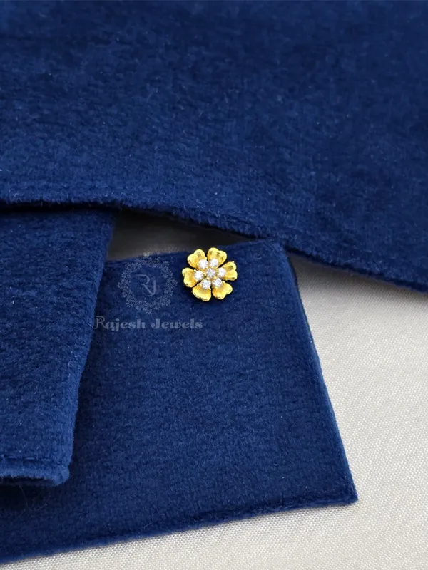 Gold_Silver_Wonderfull_Floral_Minimalistic_Cz_Nose_Pin_For_Women