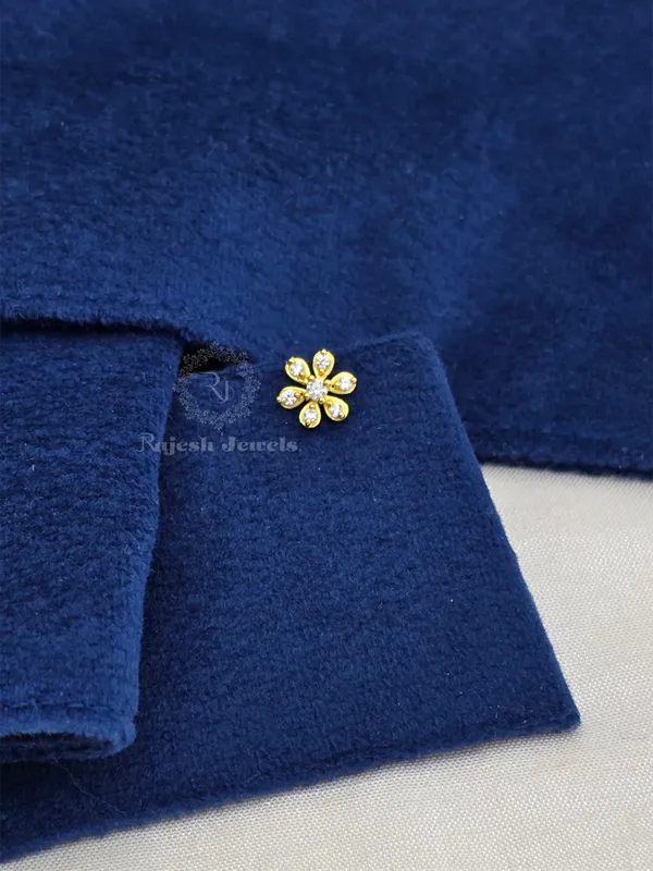 Gold_Silver_Nakshatra_Minimalistic_Cz_Gold_Polished_Nose_Pin_For_Women