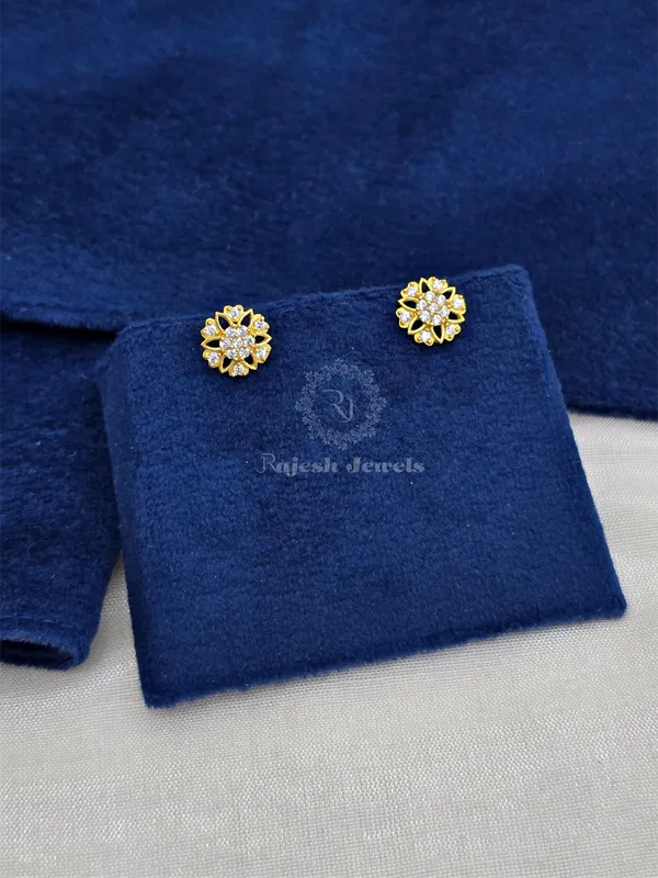 Gold_Silver_Outstanding_Cz_Gold_Polished_Studs_For_Women