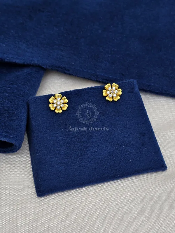 Gold_Silver_Glorified_Cz_Minimalistic_Studs_Earrings_For_Women
