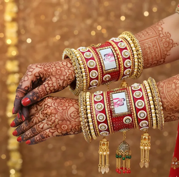 Red_Adhira_Traditional_Photo_Or_Name_Chuda_Rajasthani_Bridal_Chura_With_Hand_Painted_Design_For_Women