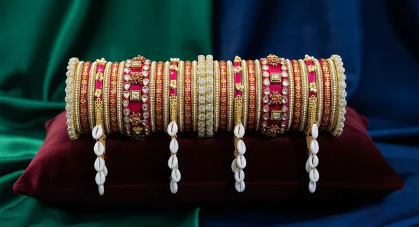 Pink_Trusha_Royal_Bridal_Chuda_Set_For_Wedding_&_Special_Occasions_For_Women