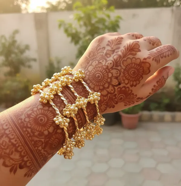 Ghunghroo_Bangles_Chudi_Set_for_Weddings_(Pack_of_4)