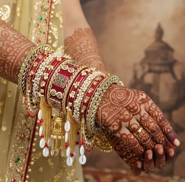 Red_Rajrani_Traditional_Rajwadi_Wedding_Chuda_Premium_Bridal_Bangle_Collection_For_Women