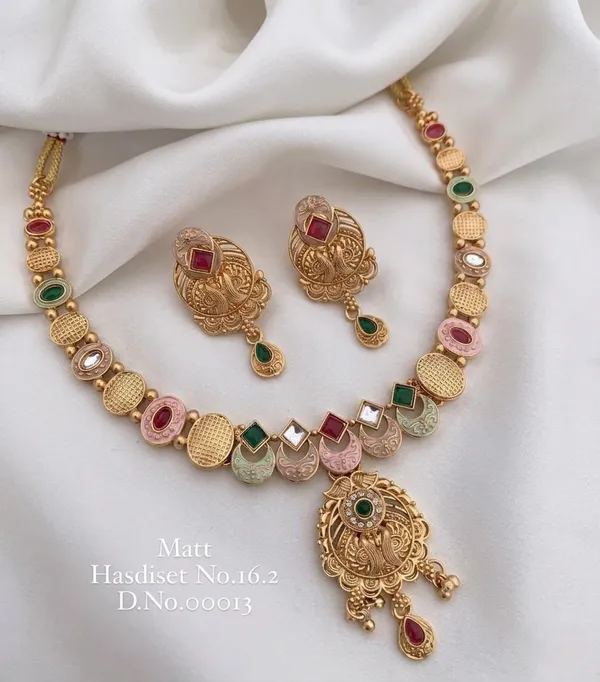 Antique_Matte_Gold_Hasadi_Necklace_Set_with_Multicolor_Stones_&_Earrings
