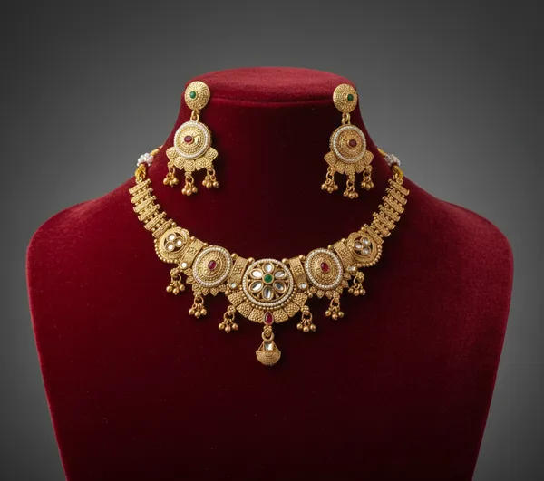 Gold_Finish_Temple_Necklace_Set_with_Ruby-Emerald_Stones