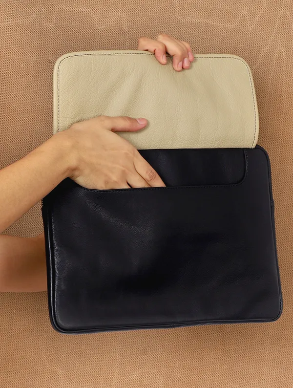 Black_Robert_Jr._Classic_Laptop_Sleeve_Slim_Protective_Design