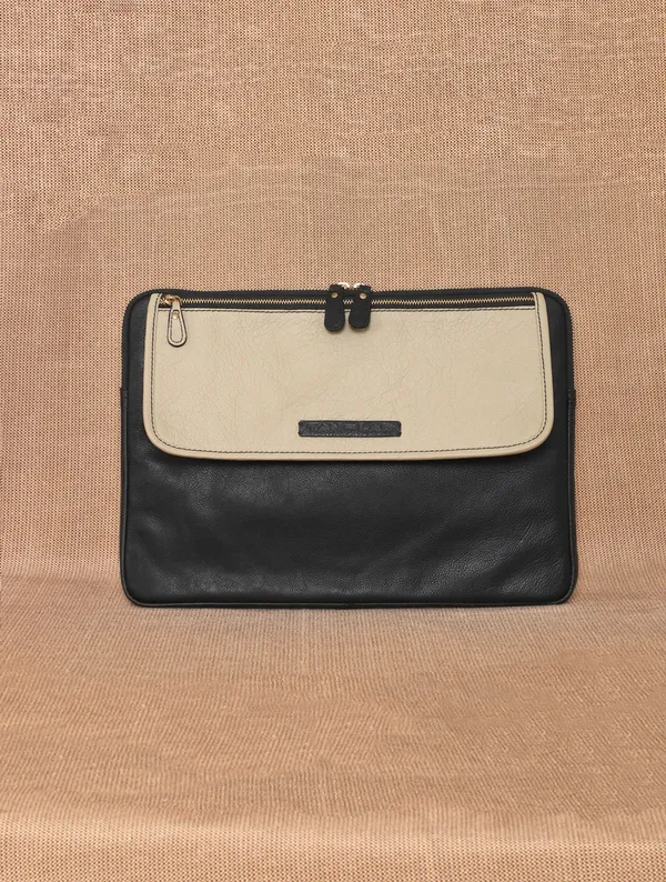 Black_Robert_Jr._Classic_Laptop_Sleeve_Slim_Protective_Design