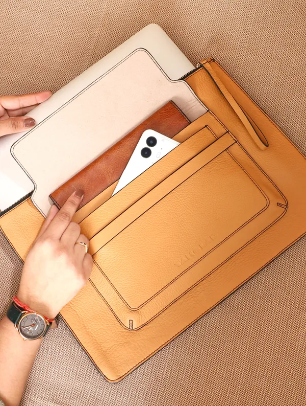 Classic_Tan_Gabby_Premium_Laptop_Sleeve