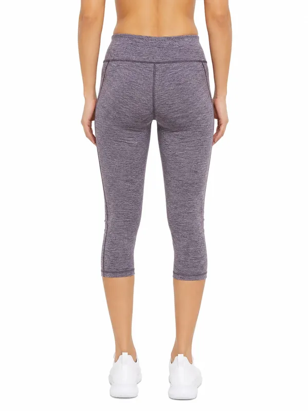 Grey_Stretch_Fit_Capri_Leggings_for_Women