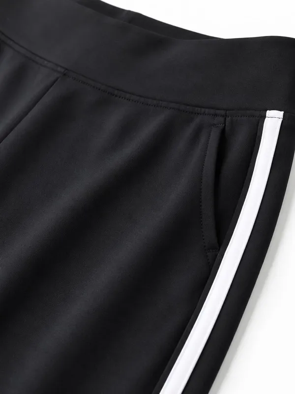 Black_Slim_Fit_Sports_Leggings_for_Women