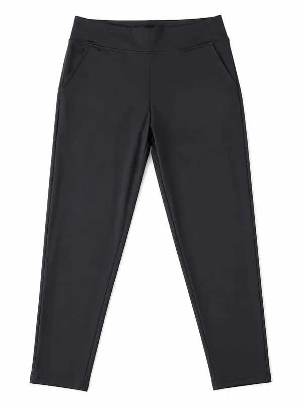 Black_Athletic_Fit_Activewear_Set_for_Women