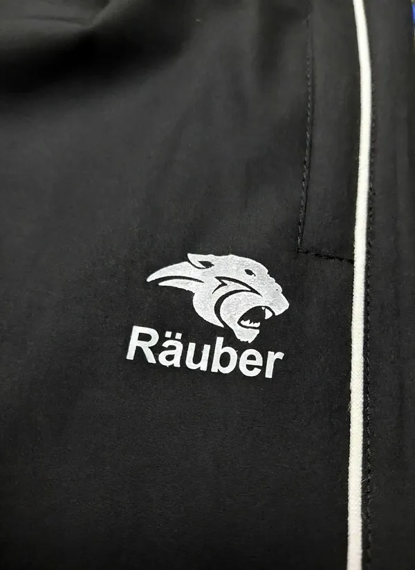 Black_Sports_Tracksuit_for_Men