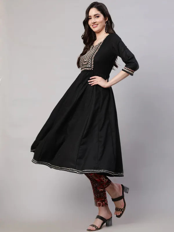 Black_Cotton_Embroidered_Anarkali_Pant_With_Dupatta_For_Women