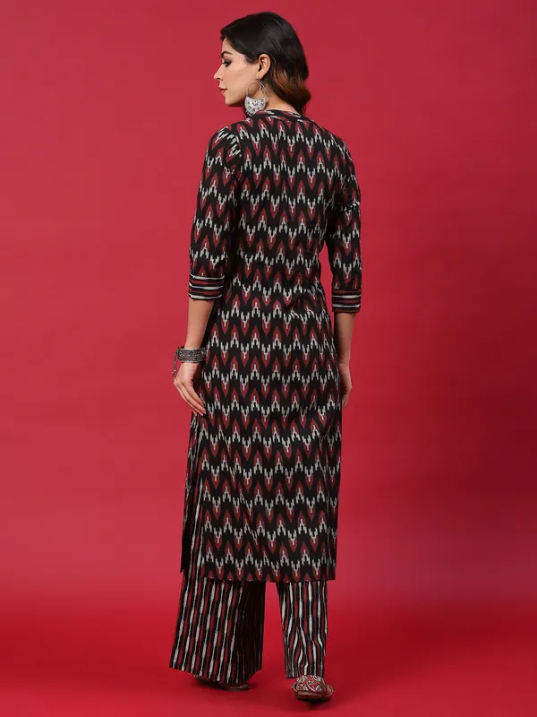 Black_Cotton_&_Red_Chevron_Print_Kurta_With_Palazzo_For_Women