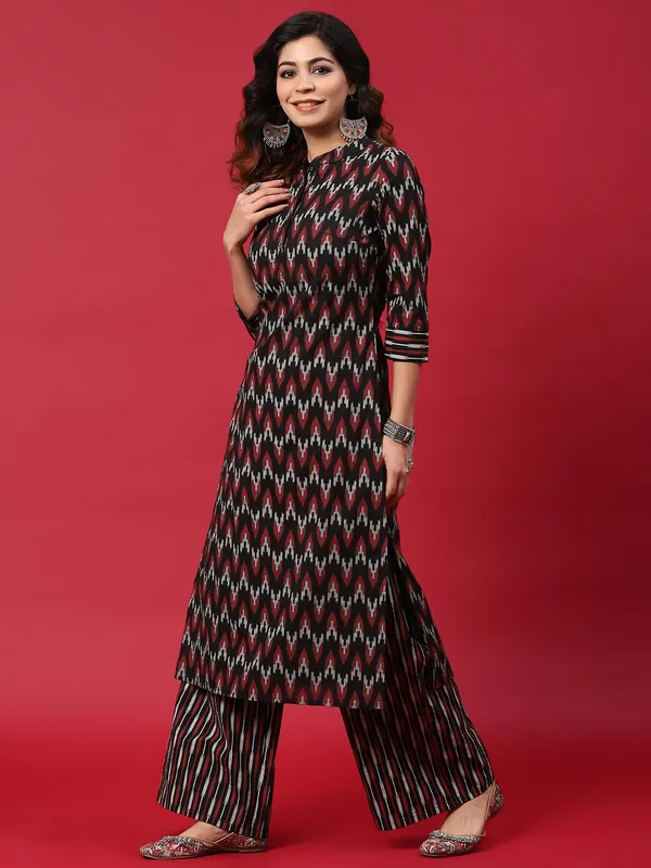 Black_Cotton_&_Red_Chevron_Print_Kurta_With_Palazzo_For_Women