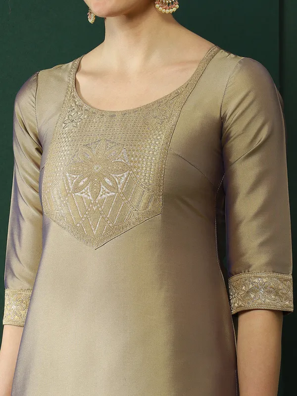 Beige_Kurta_Pant_With_Banarsi_Dupatta