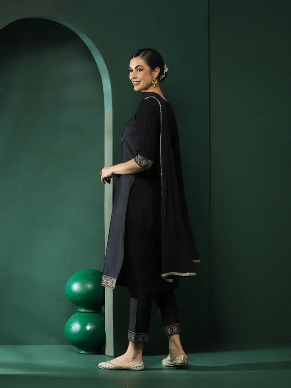 Black_Patch_Work_Kurta_Pant_With_Dupatta