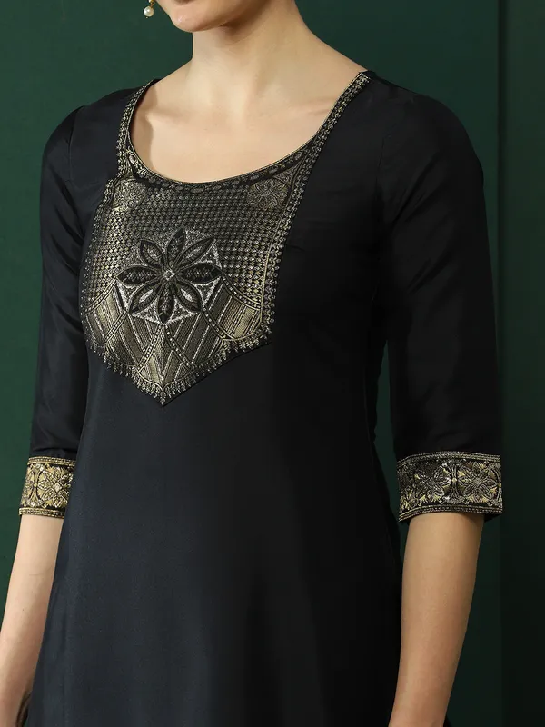 Black_Patch_Work_Kurta_Pant_With_Dupatta