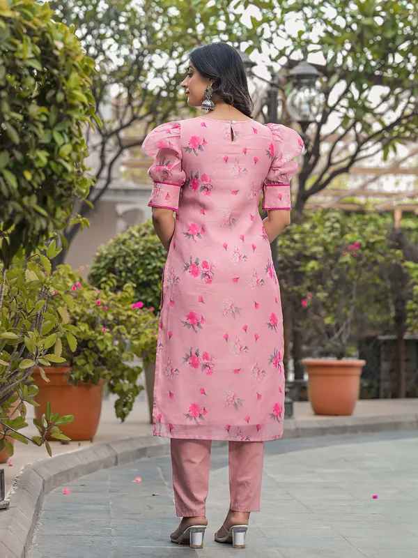 Peach_Silk_Blush_Pink_Floral_Chanderi_Kurta_Set_With_Dupatta_For_Women