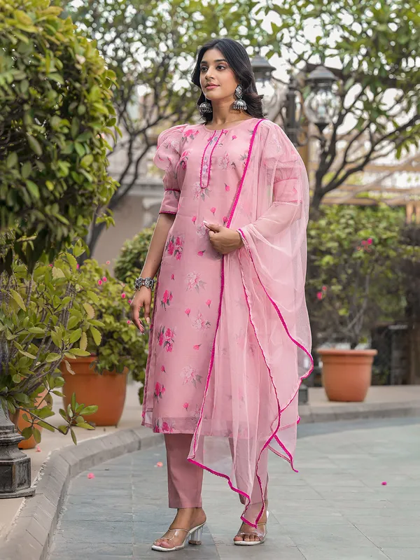 Peach_Silk_Blush_Pink_Floral_Chanderi_Kurta_Set_With_Dupatta_For_Women
