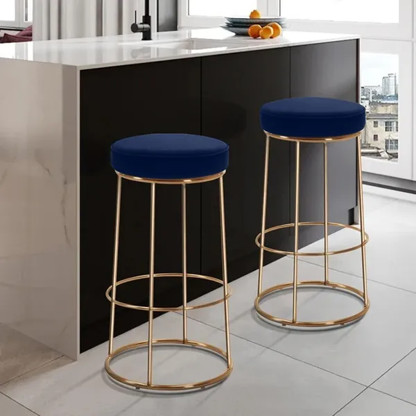 Black_Metal_Bar_Stool_For_Home_Decor