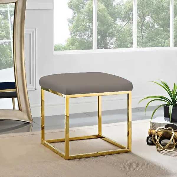 Grey_Wood_Ottoman_For_Home_Decor