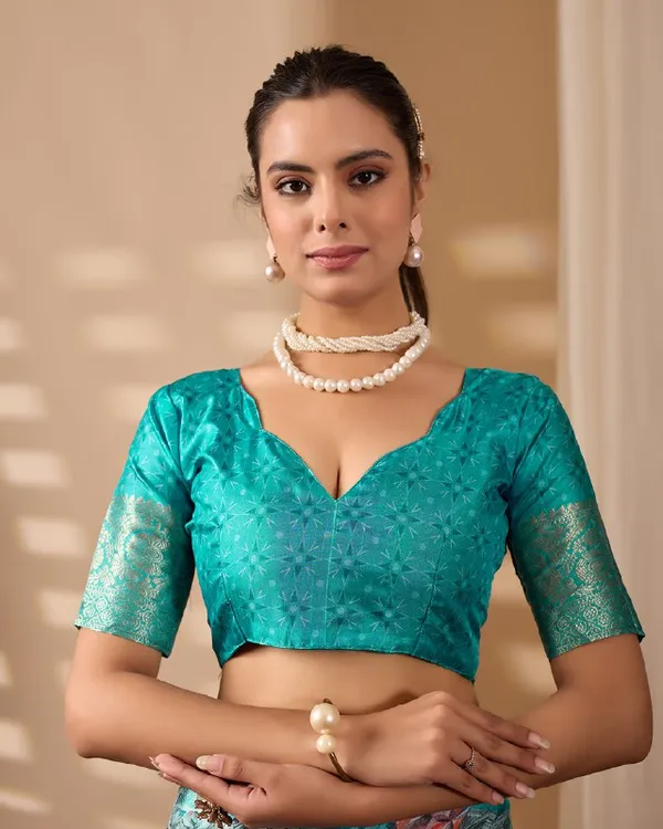 Multicolor_Lichi_Silk_Premium_&_Elegant_Saree_With_Unstiched_Blouse_For_Women