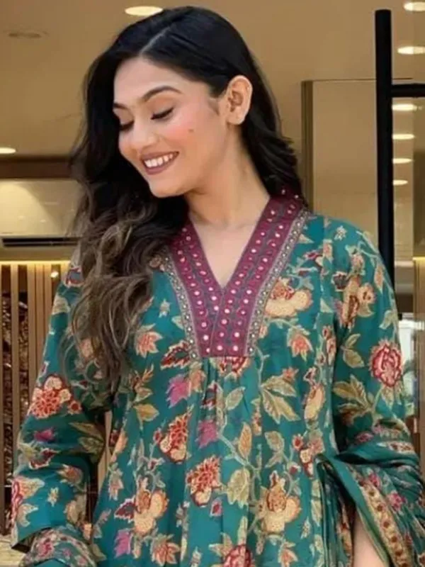 Green_Cotton_Blend_Premium_&_Elegant_Straight_Kurta_Pant_With_Dupatta_Set_For_Women