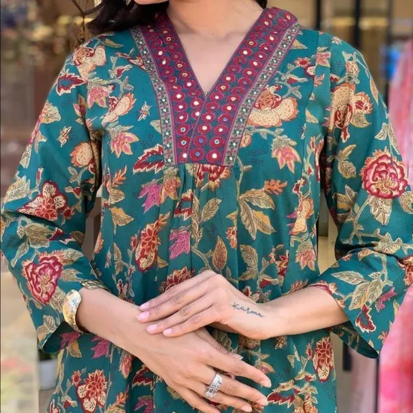 Green_Cotton_Blend_Premium_&_Elegant_Straight_Kurta_Pant_With_Dupatta_Set_For_Women