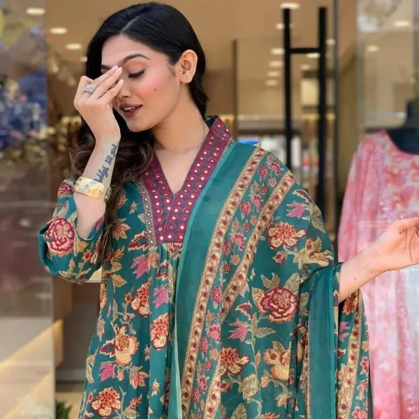 Green_Cotton_Blend_Premium_&_Elegant_Straight_Kurta_Pant_With_Dupatta_Set_For_Women
