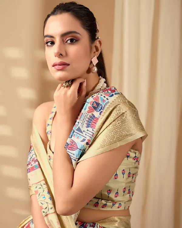Multicolor_Lichi_Silk_Premium_&_Elegant_Saree_With_Unstiched_Blouse_For_Women