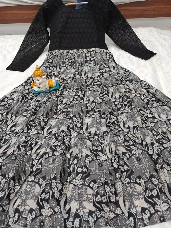 Black_Elegant_Hakoba_Kalamkari_Dress_For_Women