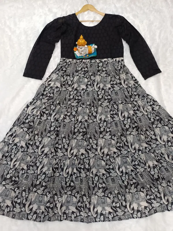 Black_Elegant_Hakoba_Kalamkari_Dress_For_Women