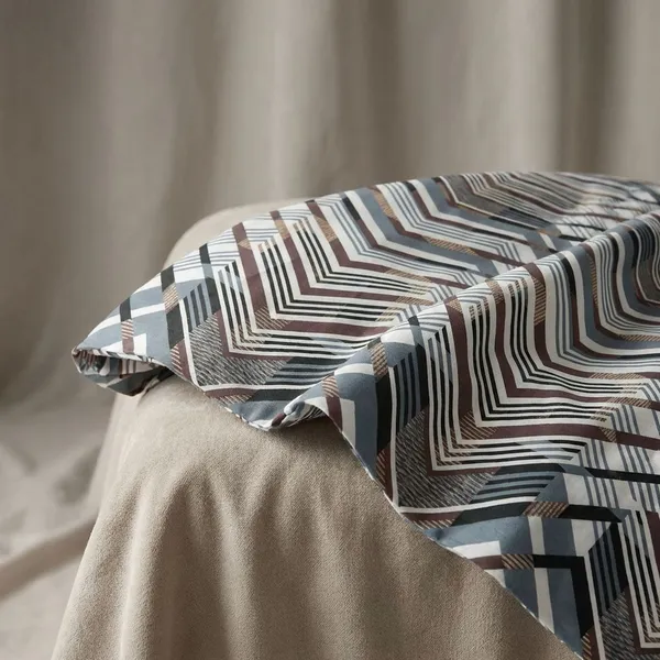 Modern_Geometric_Chevron_Pattern_Bedding_Set_|_Multicolor_Striped_With_Pillowcases