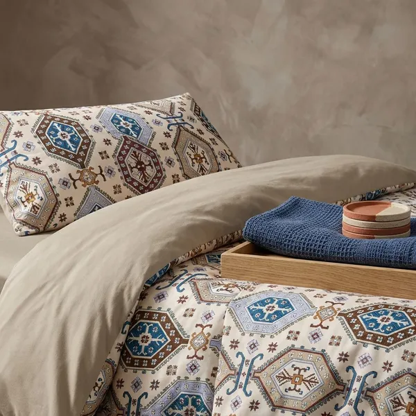 Multicolor_Geometric_Moroccan_Pattern_Reversible_Bedding_Set_With_Pillow_Covers