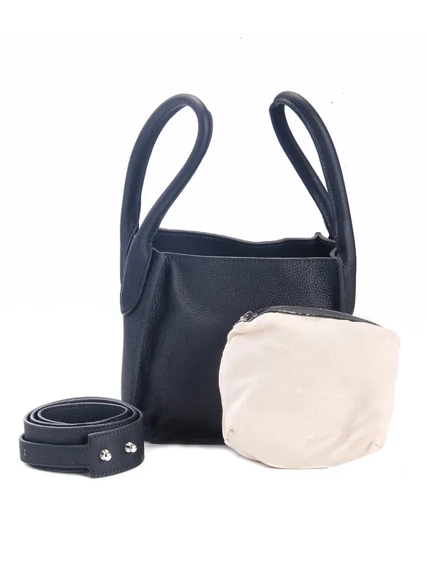 Calvadoss_Leather_Structured_Black_Handheld_Bag_With_Quilted
