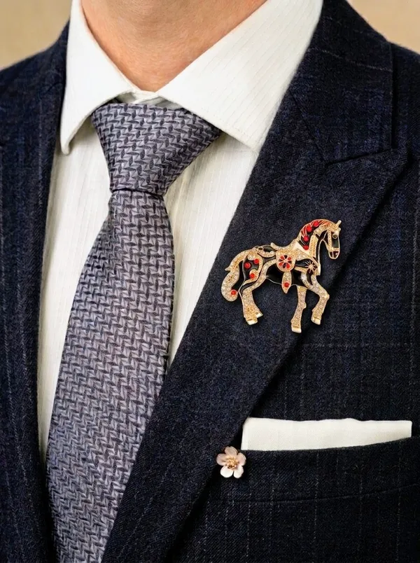 Calvadoss_Majestic_Variant_Black_Horse_Brooch_