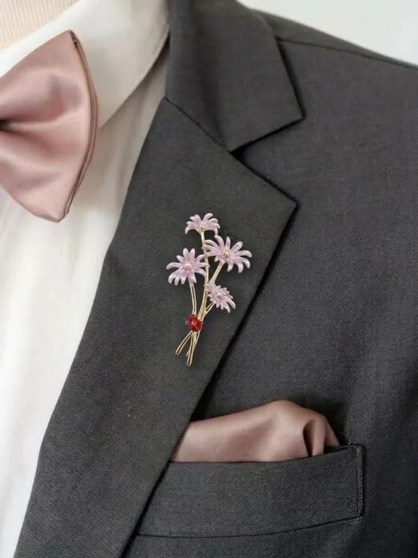 Calvadoss_Pink_Daisy_and_Ladybug_Brooch