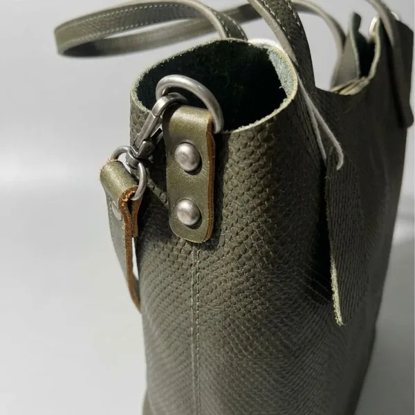 Calvadoss_Premium_Green_Textured_Handbag