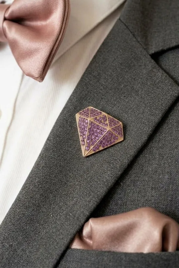 Calvadoss_Royal_Violet_Diamond-Cut_Brooch