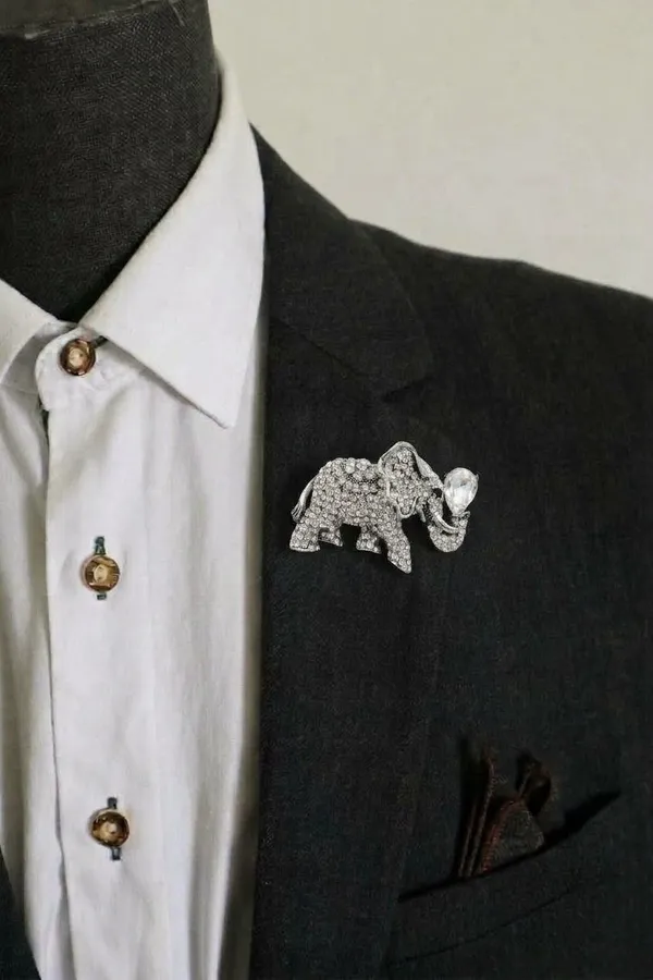 Calvadoss_Silver_Majesty_Crystal_Elephant_Brooch