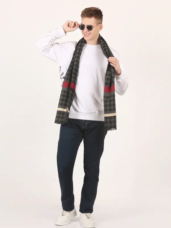 Multicolor_Patterned_Mufflers_For_Unisex