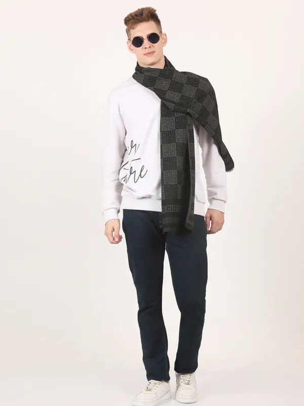 Multicolor_Patterned_Mufflers_For_Unisex