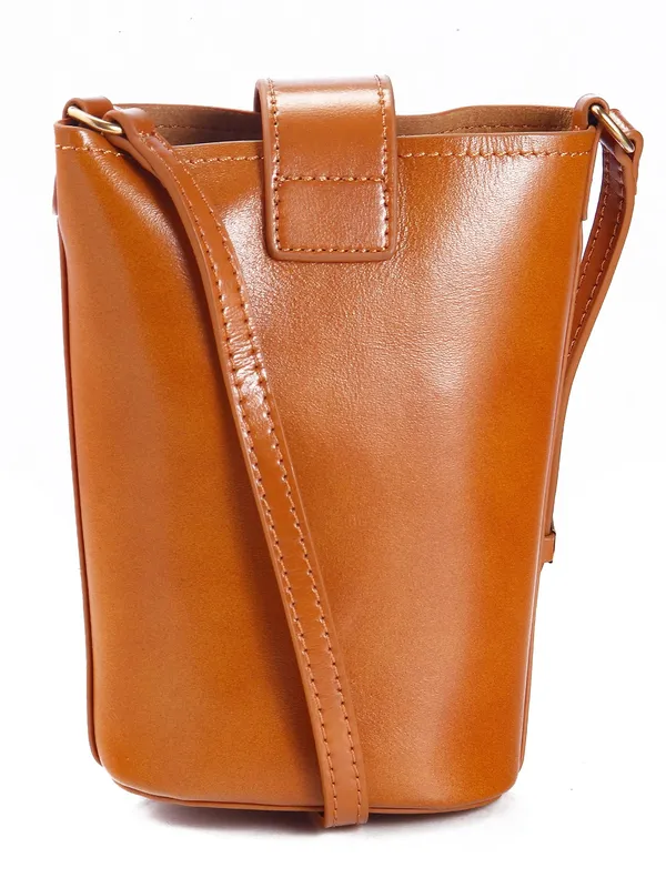 Calvadoss_Leather_Tan_Bucket_Sling_Bag_with_Tasselled