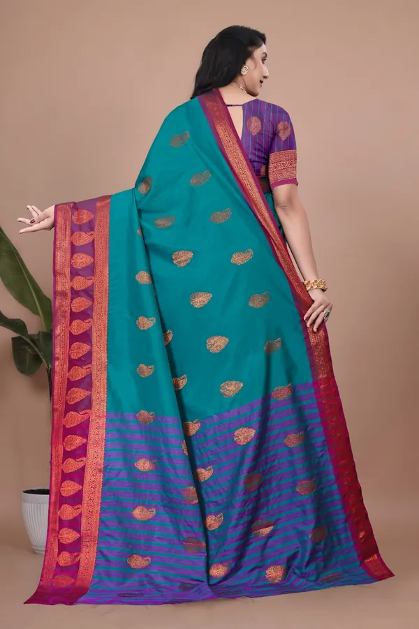 Green_Kanjeevaram_Banarasi_Silk_Cotton_Saree_For_Women