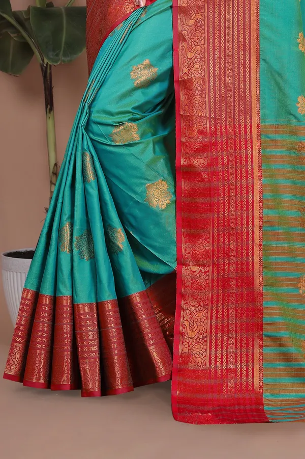 Green_Exquisite_Kanjivaram_Jacquard_Cotton_Silk_Saree_With_Wide_Banarasi_Zari_Border_For_Women