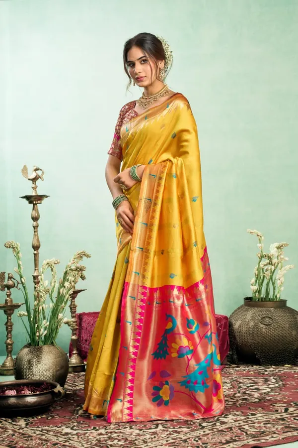 Golden_Yellow_Paithani_Silk_Saree_With_Grand_Contrast_Pallu_And_Intricate_Peacock_Zari_Motifs_For_Women