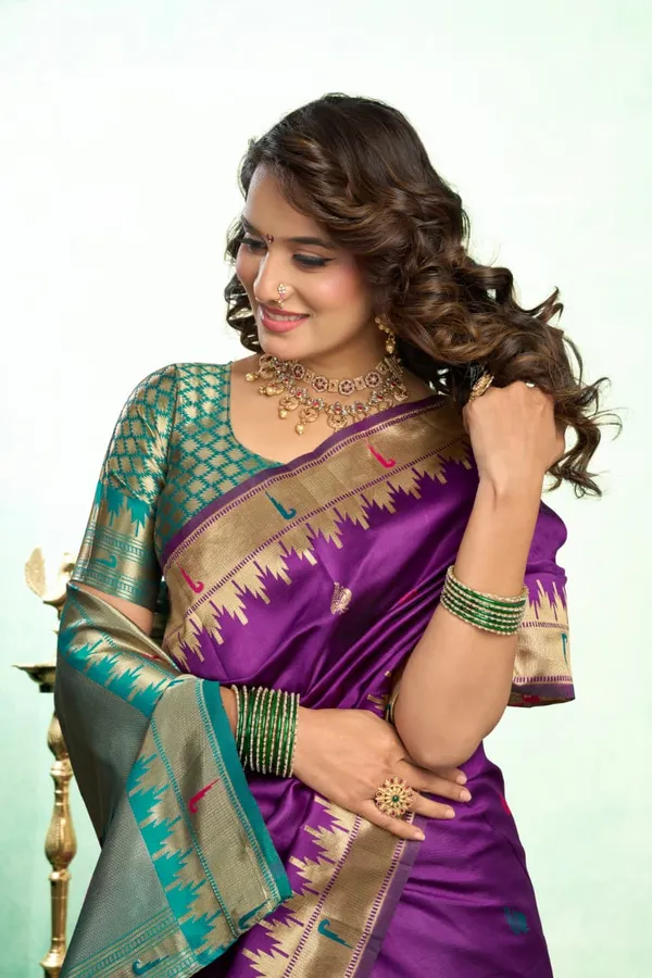 Royal_Purple_Paithani_Silk_Saree_With_Contrast_Blouse_And_Peacock_Motif_Pallu_For_Women